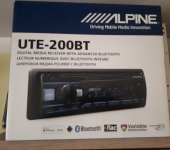 Alpine UTE-200bt.jpg