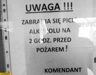 zabrania-sie-picia-alkoholu-na-2-godziny-przed-pozarem-komendant-kartka-napis.jpg